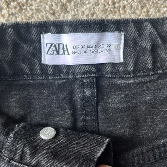 Zara High Waisted Shorts 0 - Picture 2 of 6